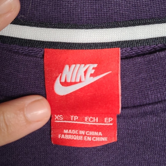 Nike Crewneck Sweatshirt - Picture 6 of 6